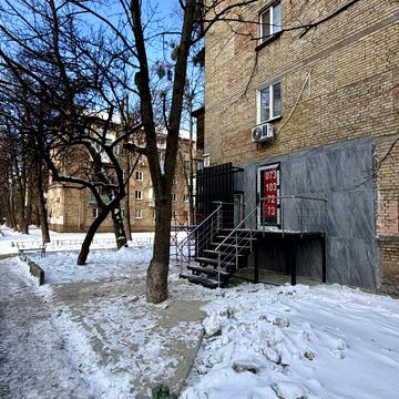 Салютна вул., 13