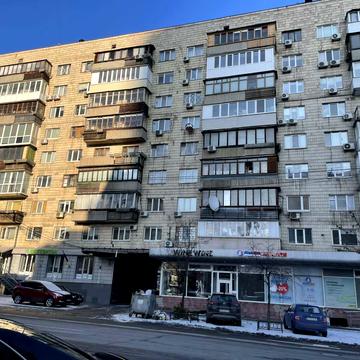 Саксаганського вул., 90