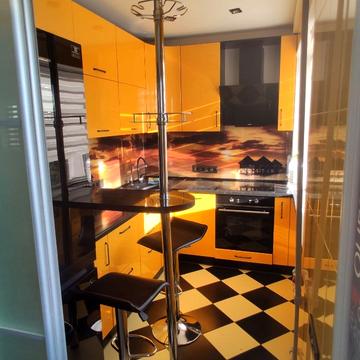 Русанівська набережна вул., 12