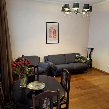 Малопідвальна вул., 21