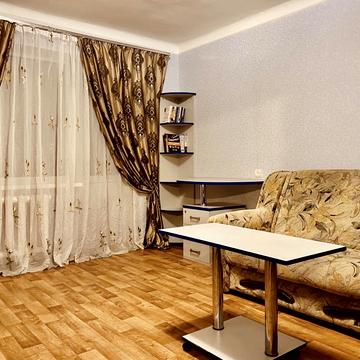 Новоукраїнська вул., 1/3