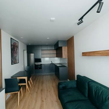 Перлинна вул., 1б