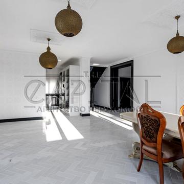 будівельників