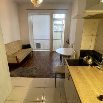 Бакинська вул., 23