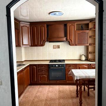 Гетьмана Петра Дорошенка вул. (Генерала Грушевого), 12