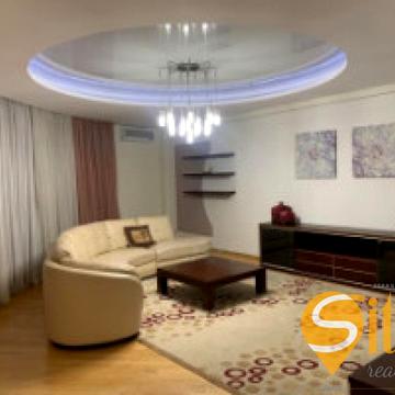 Академіка Андрія Сахарова вул., 80а