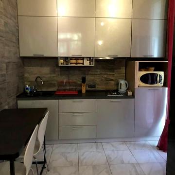 Євгена Коновальця пров. (Урицького), 11