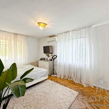 Садово-Ботанічна вул. (Тимірязєвська), 4