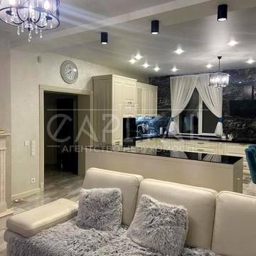 Центральна вул.