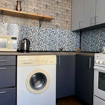 Академіка Булаховського вул., 24