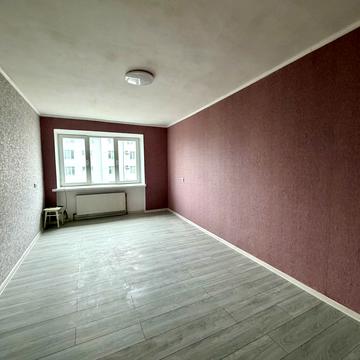 Космонавтів вул., 130