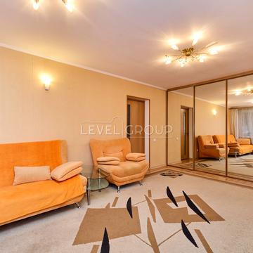 Святошинська пл., 1