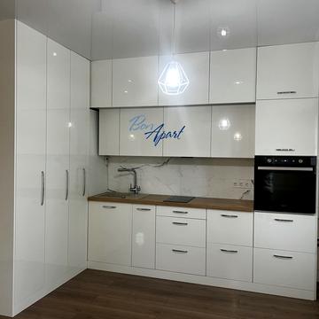 Академіка Лебедєва вул., 1