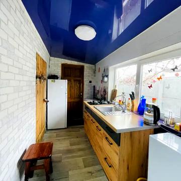 Весела вул., 52