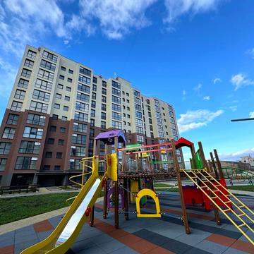 Лева Ребета вул., (Будинок 2)