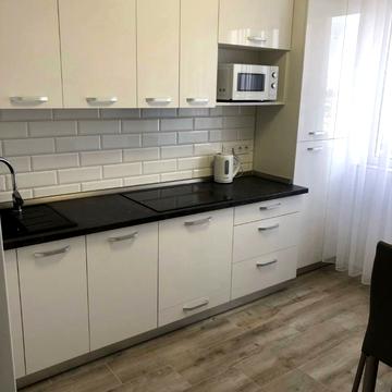 Львівська вул., 15б