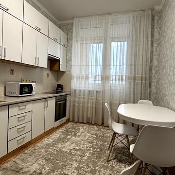 Гната Хоткевича вул. (Червоногвардійська), 12