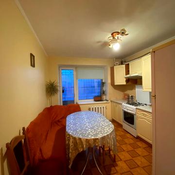 Рівна вул., 23