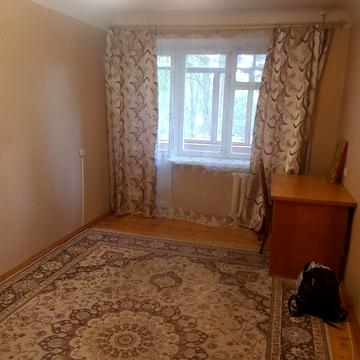 Андрія Мельника вул., (Будинок 8)