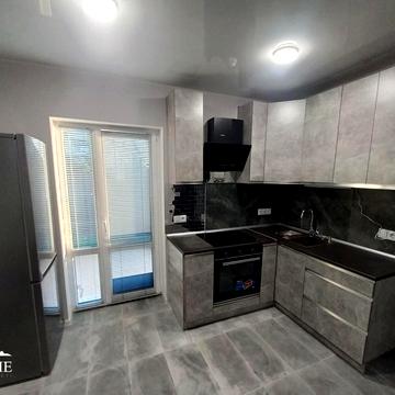 Айвазовського, 8