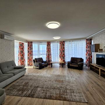 Зарічна вул., 1-Б