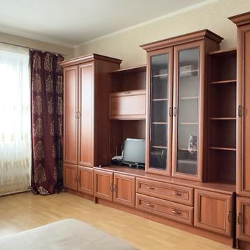 Анни Ахматової вул., 15