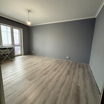 Героїв Миколаєва вул., 12