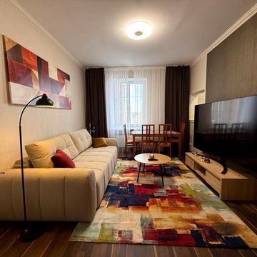 Свято-Миколаївська вул. (Леніна), 62