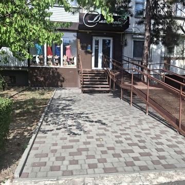 Героїв Дніпра просп., 22