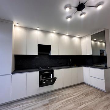 Юліана Целевича вул., (Будинок)