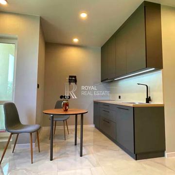 Практична вул., 1