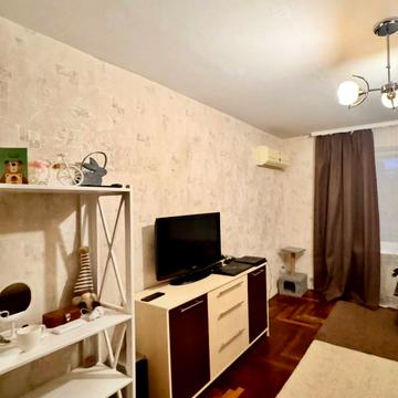 Бородинська вул., 11