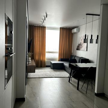 Ужгородський пров., 4/1