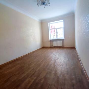 Генерала Алмазова вул. (Кутузова), 1