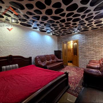 Набережна Перемоги вул., 134