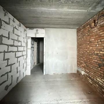 Нижня Берегова вул., (Будинок)