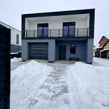 Центральна вул.