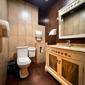 Чорновола вул., 80