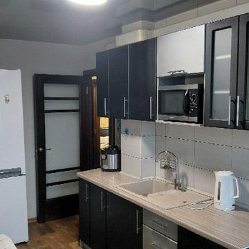 Героїв просп., 50