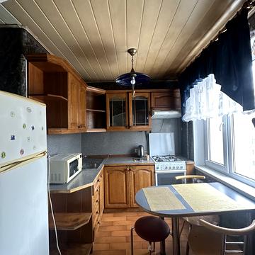 Миропільська вул., 3