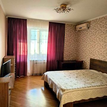 Академіка Булаховського вул., 5-Д