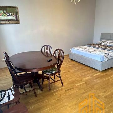 Вишнева вул., 26