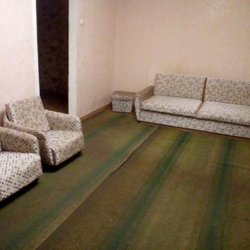 Радистів вул., 4