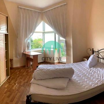 Романа Купчинського вул., 14