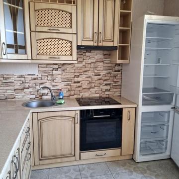 Михайла Грушевського вул., 30в