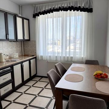 Чорновола вул., 11