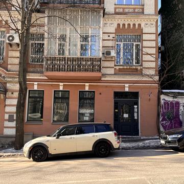 Михайлівська вул., 19