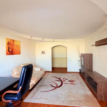 Бориса Гмирі вул., 1/2