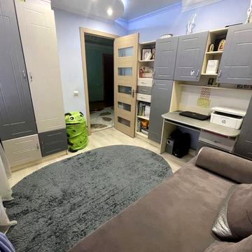 Олега Ольжича вул. (Івана Лобачевського), 30