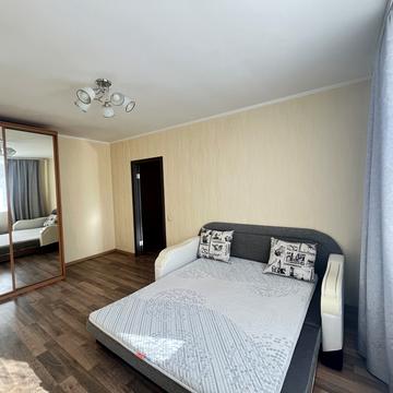 Академіка Вернадського бульв., 24